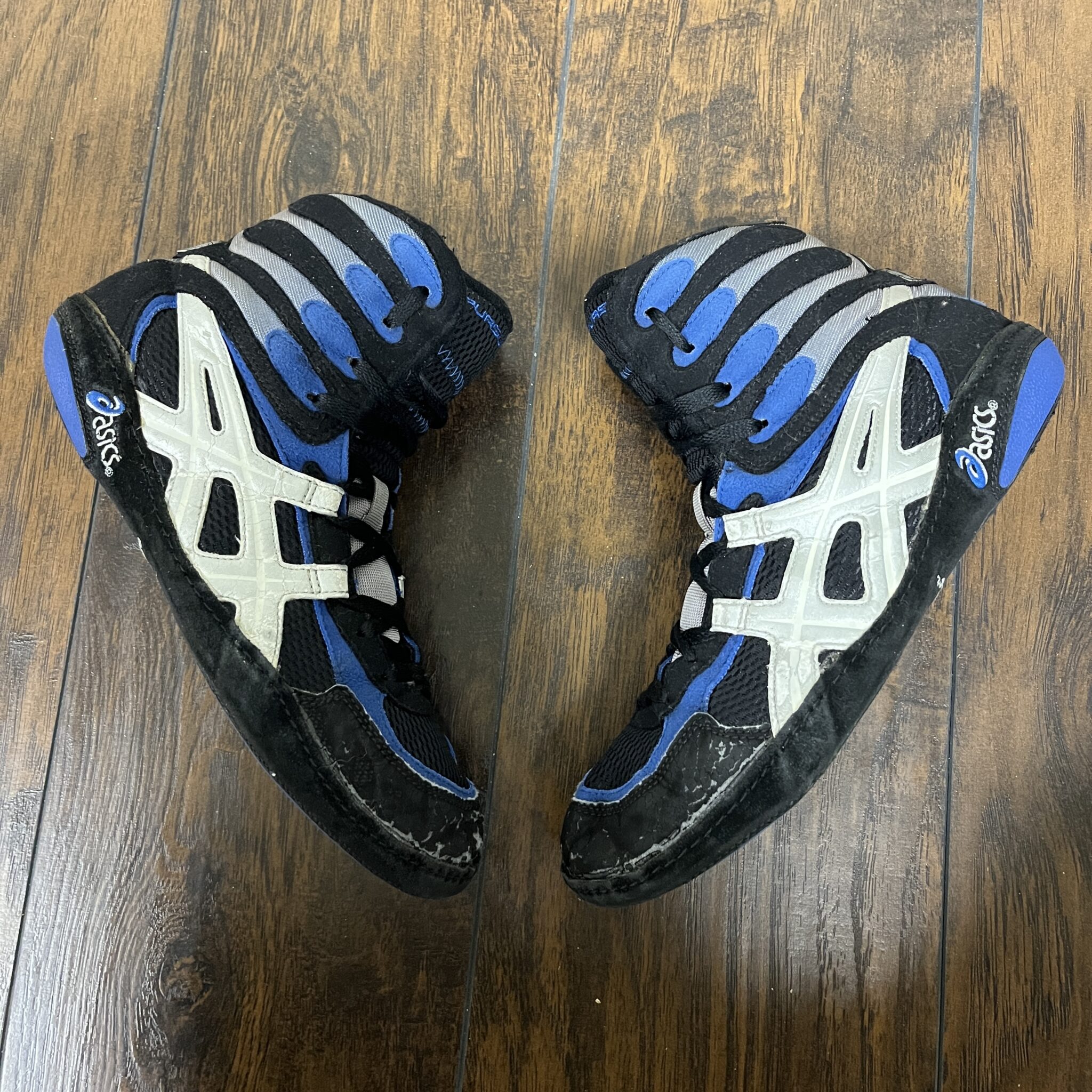 blue asics pursuit 2 p2 wrestling shoes