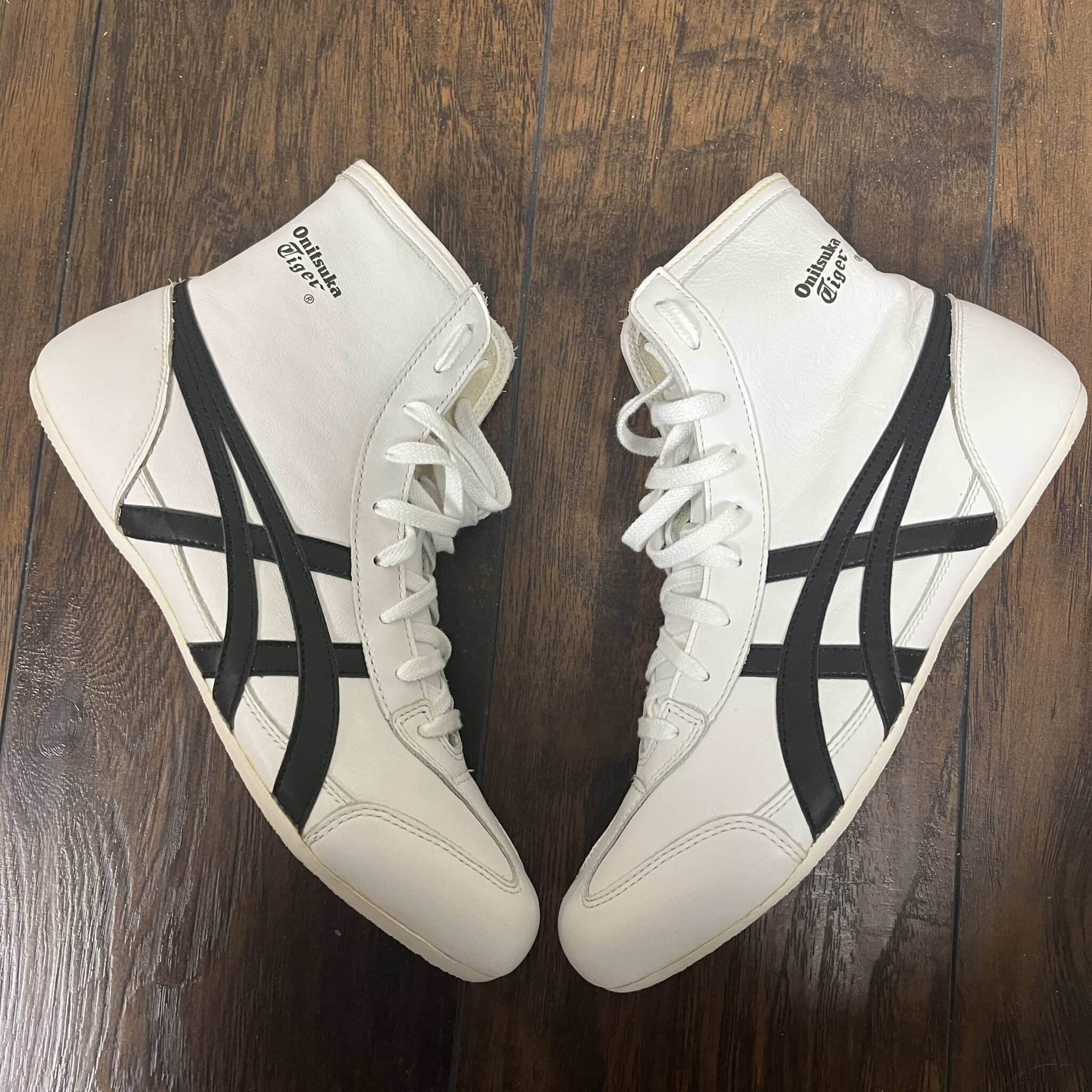 white and black asics onitsuka tiger wresling shoes