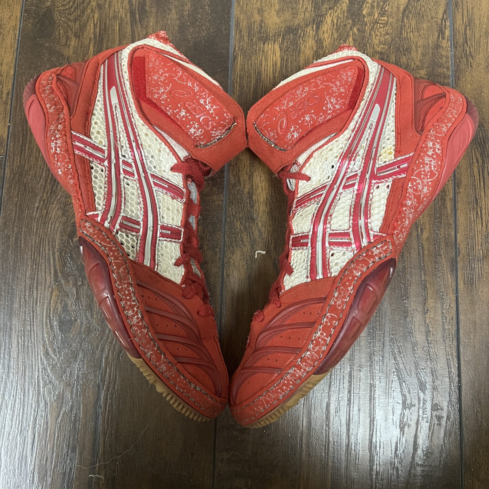 red and white asics ultratek wrestling shoes
